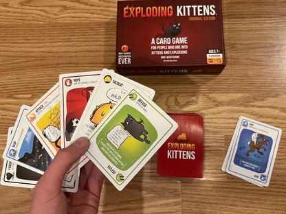 Exploding Kittens gatitos explosivos juego de cartas